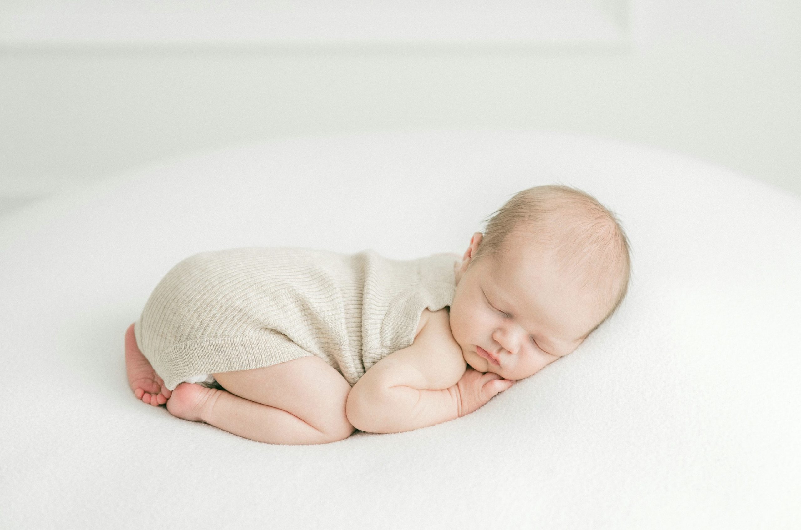 Dreamy Nights, Happy Babies: A Parent’s Guide to Baby Pajamas