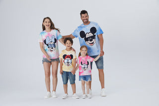 Best Mickey Mouse Outfits for Family Trips