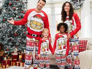Why Do Matching Pajama Sets Make the Best Holiday Gifts?