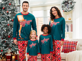 How Do You Take Family Pictures For Christmas?