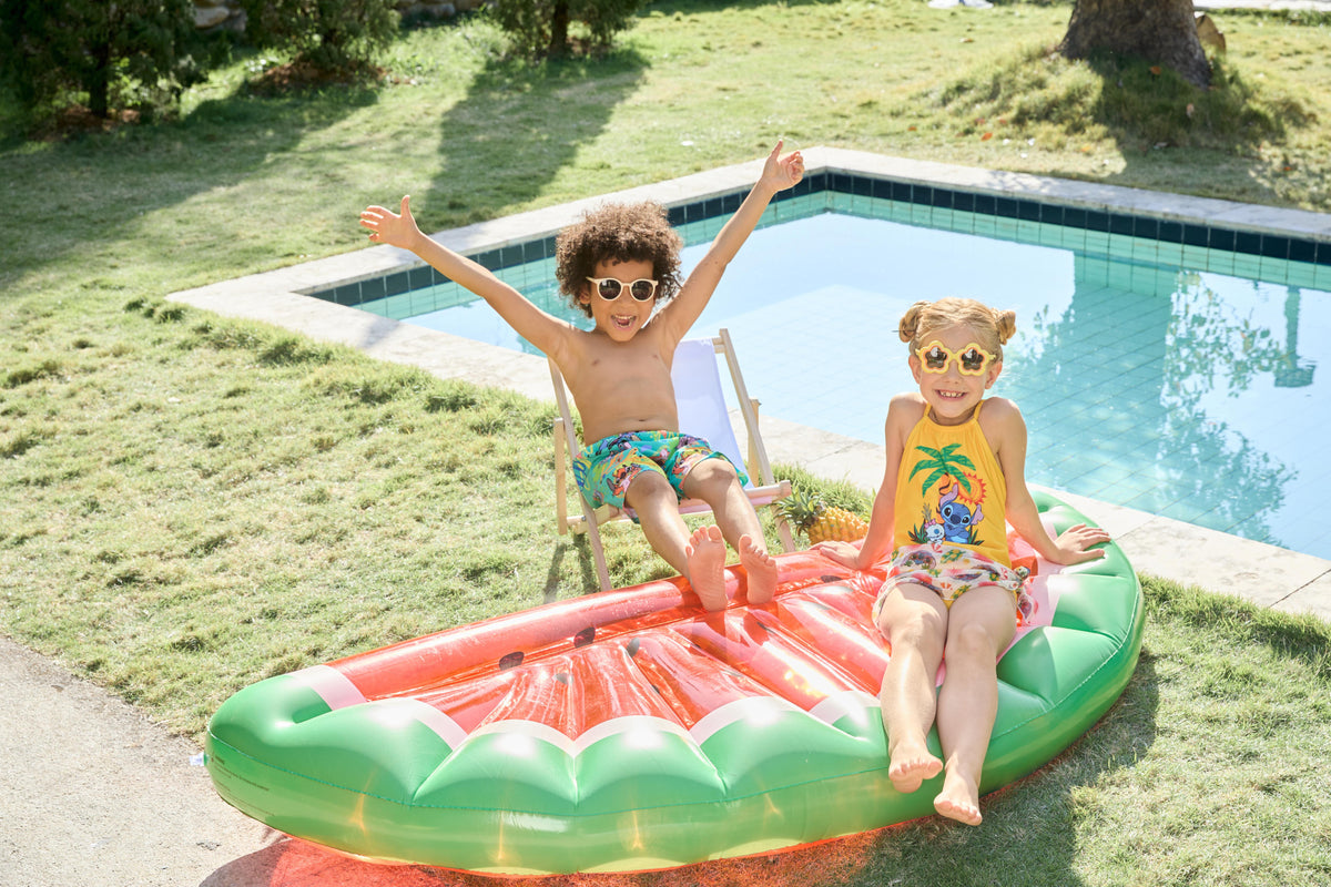 Best Colors for Kids' Swimsuits