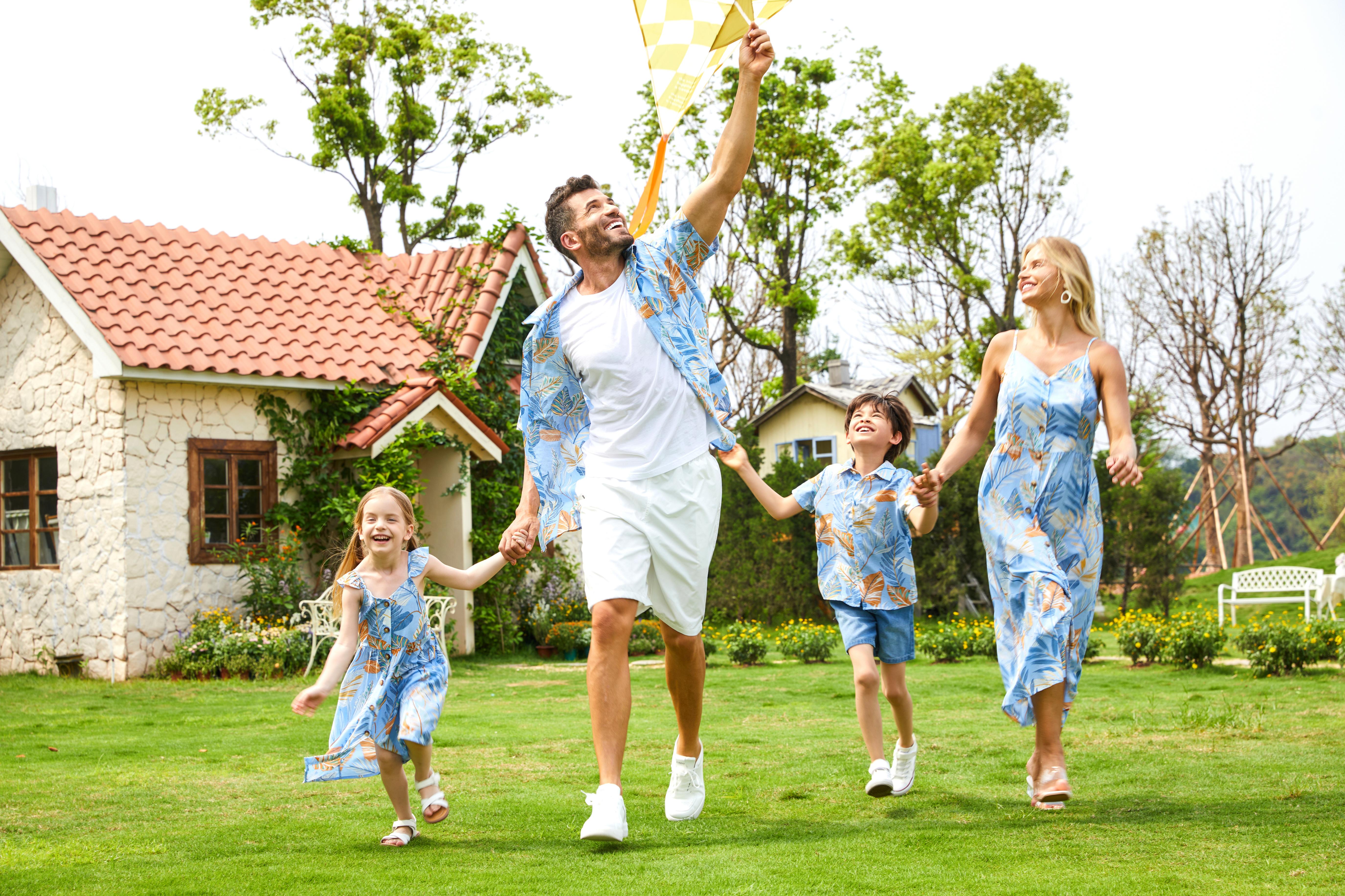 Spring Family Photo Outfits: Stylish Matching Sets for Memorable Momen -  PatPat