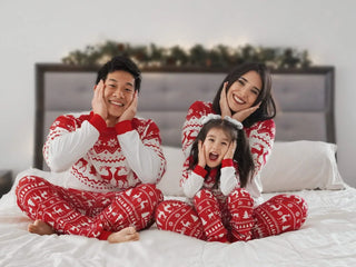 30 Creative Family Christmas Photoshoot Ideas for Festive Memories