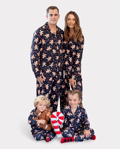 Christmas Matching Family Pajamas Set Gingerbread Print Black PJS with Christmas Socks Black