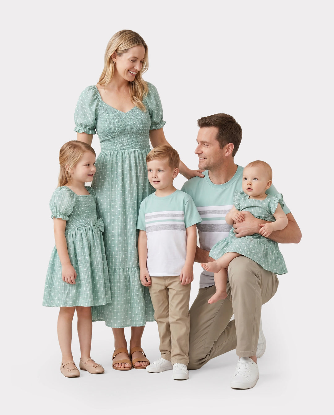 Family Matching T-Shirt & Dress Set Polka Dot Puff-sleeve Dress for Mom, Daughter & Baby, Color Block Cotton Tee for Dad & Son, Perfect for Family Outings & Photos Light Green