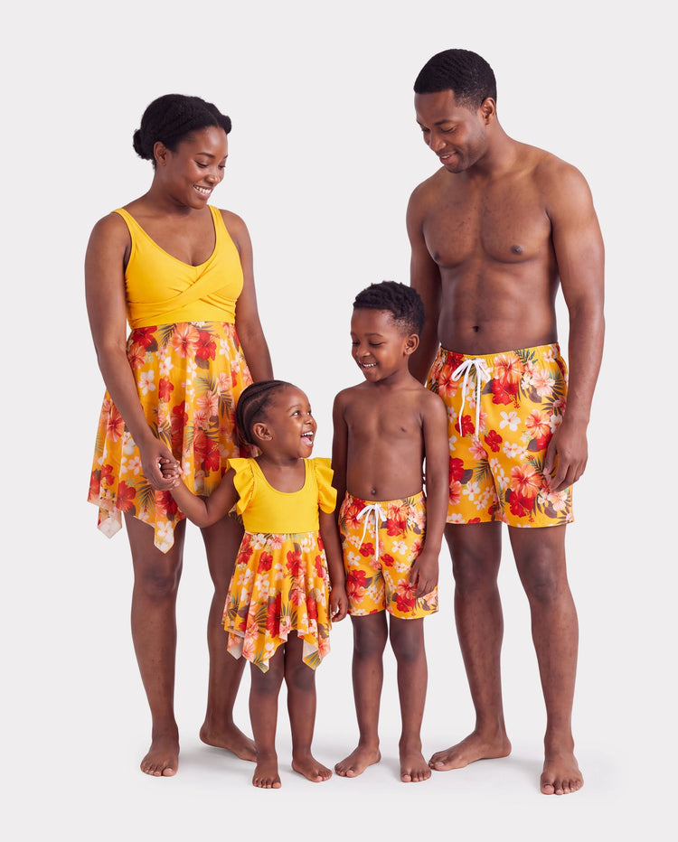 Passende Badehose mit floralem Kordelzug oder fließendes Badekleid aus gespleißtem Mesh mit dreieckigem Badeboden gelb