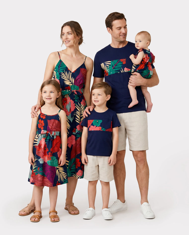 Ensembles familiaux assortis T-shirt noir à empiècements floraux et robe à bretelles à col en V avec bouton-pression caché Bleu foncé