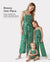 Passende grüne Jumpsuits mit gesmokten Trägern mit Blumendruck für Mama und mich  grün