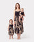 Ensemble familial assorti Maman et moi Robes à bretelles ceinturées à imprimé floral et hauts à manches courtes unis Noir