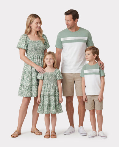 Elegante conjunto familiar de flores rotas, diseño fruncido, grosor medio, verde