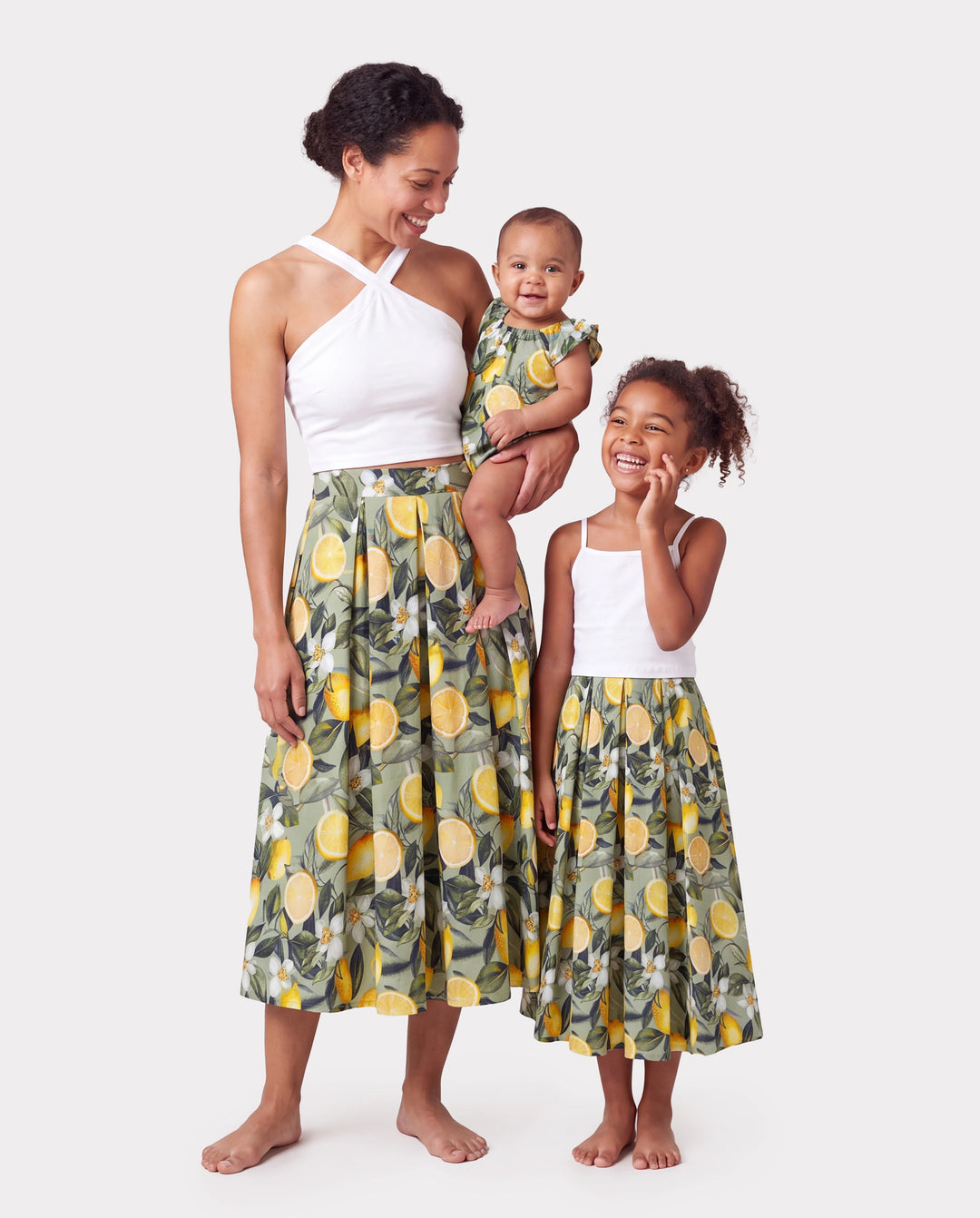 Mommy & me Outfits – Lemon Print Hawaiian Summer Dresses – Tropical Vacation Clothes for Men, Women & Kids Green