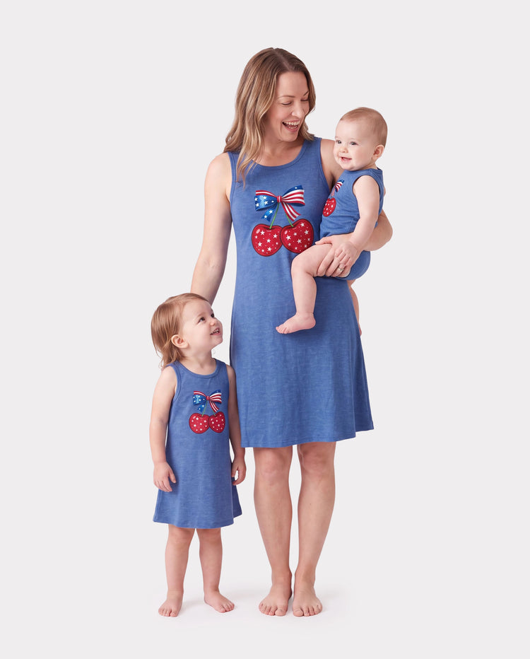 Robe décontractée sans manches maman et moi pour le Jour de l'Indépendance avec imprimé cerises patriotiques Bleu
