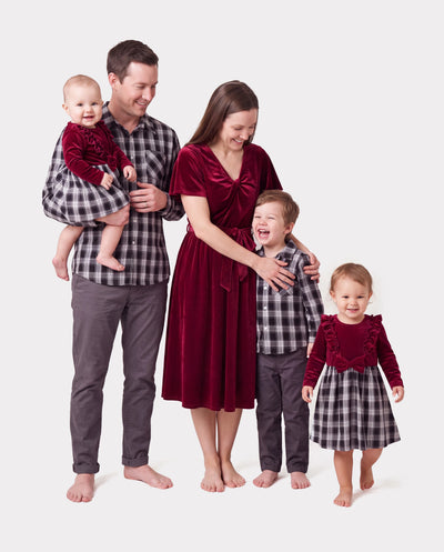 Ensembles familiaux assortis Sweat-shirt à manches longues à carreaux noir et blanc ou robe ceinturée à manches courtes en velours bordeaux