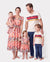Familien-Matching-Casual-Outfit: Colorblock-Polo-Kragen-T-Shirt oder Floral-Print-Flatterärmel-loses-Kleid-Set in Orange-Rot