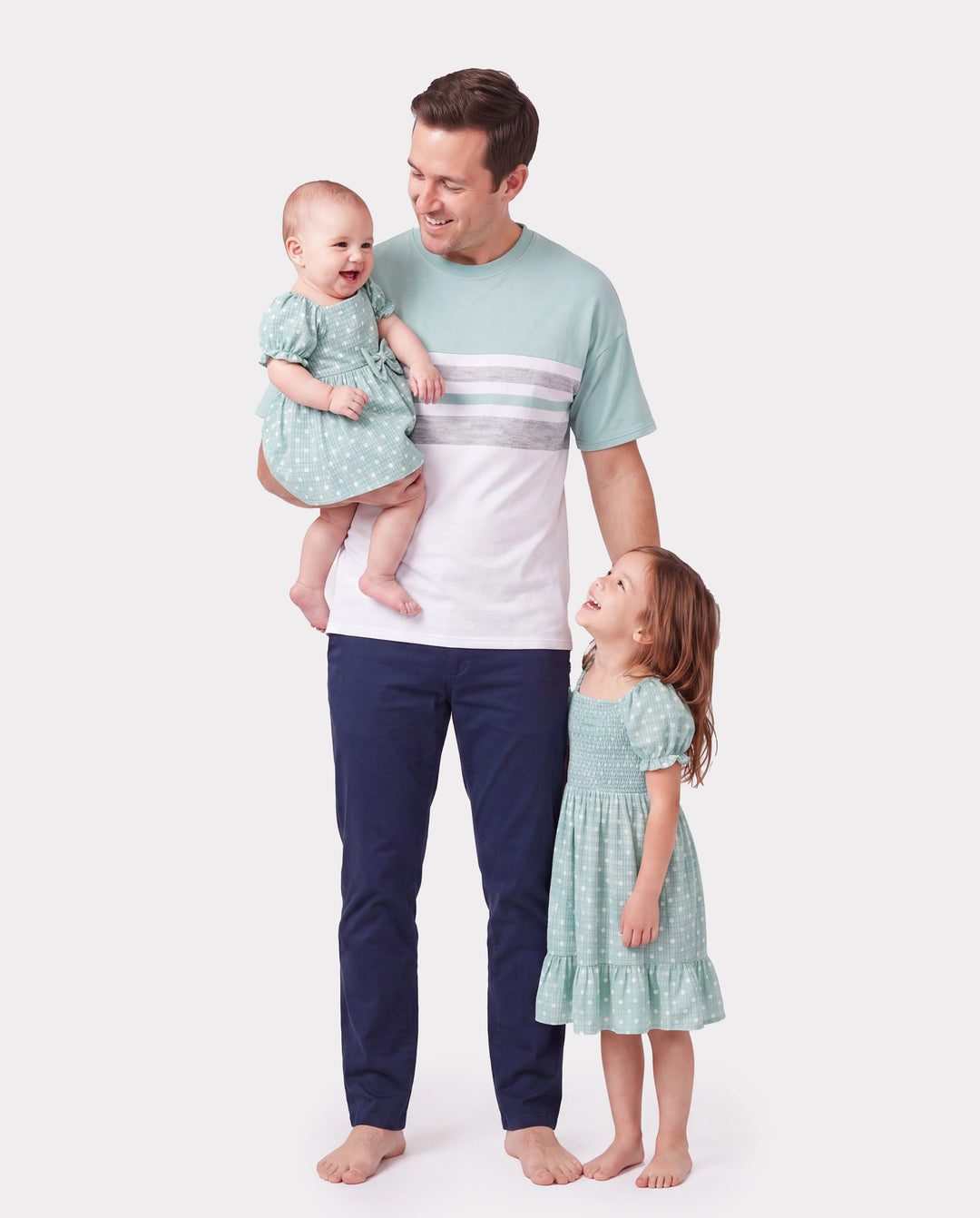 Daddy & Daughter T-Shirt & Dress Set Polka Dot Puff-sleeve Dress for Daughter & Baby, Color Block Cotton Tee for Dad , Perfect for Family Outings & Photos Light Green