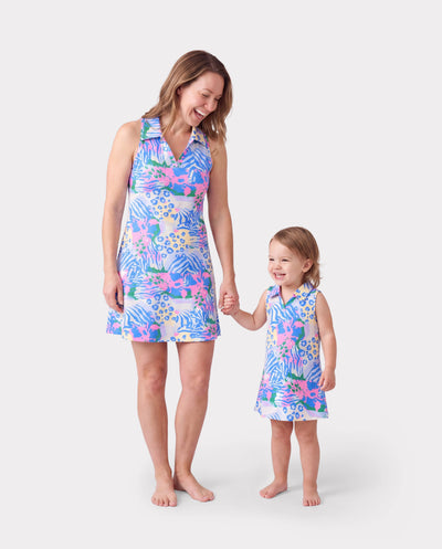 Vestidos a juego para mamá y yo para resort Vestido con cuello halter y estampado abstracto colorido con pantalones cortos, conjuntos elegantes para vacaciones de verano Multicolor