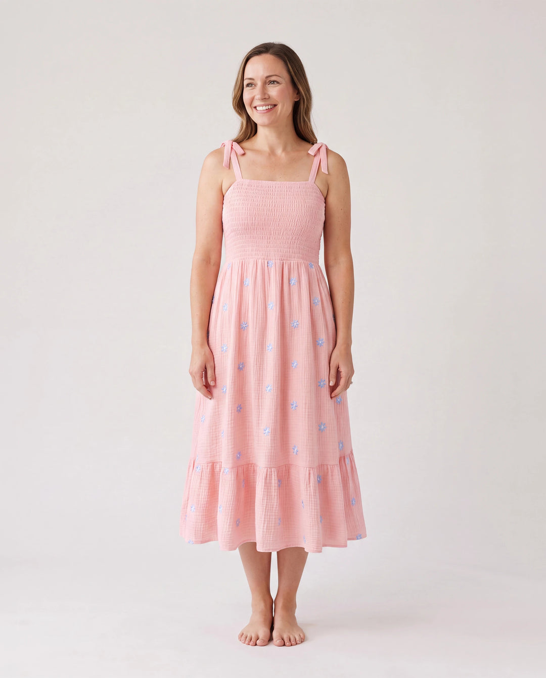 Conjuntos familiares a juego rosa Vestido de algodón fruncido con estampado floral y lazo en la espalda para mamá e hija, camisetas lisas para papá e hijo, perfecto para salidas y fotos familiares en verano Rosa malva