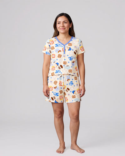 Pijamas de Bambú Mommy & me Suaves como Mantequilla de Viscosa de Bambú para Hombres, Mujeres, Niños, Niños Pequeños y Bebés, Ropa de Dormir de Manga Corta con Estampado Acogedor de Postres Azul