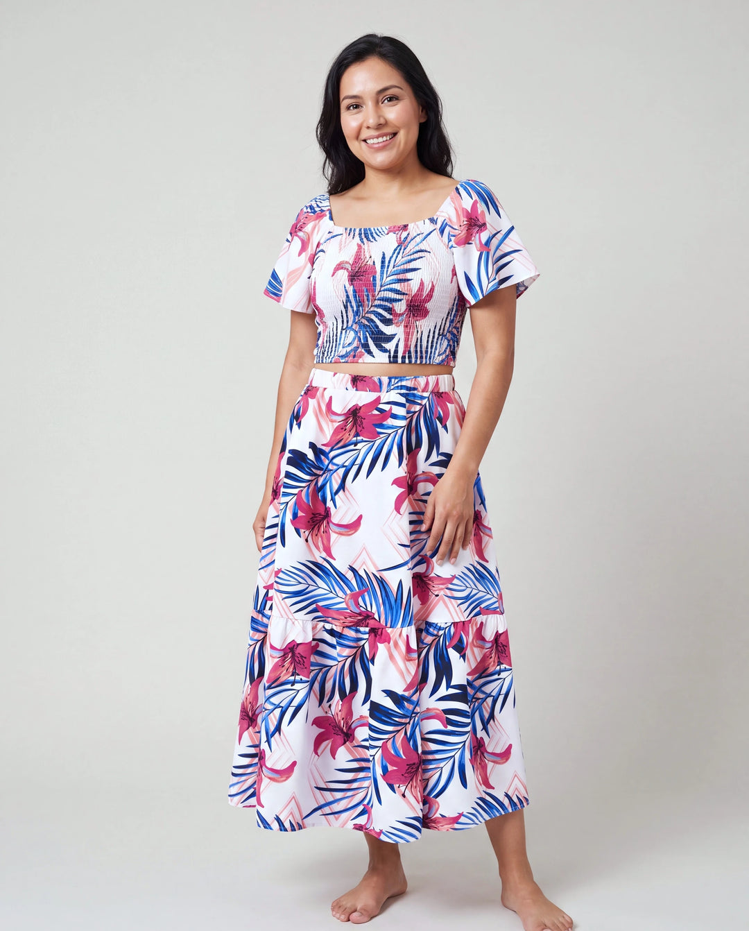 Conjuntos tropicales florales para mamá y niña con camisa de manga corta o top smock de un hombro y falda con estampado de hojas rosas y azules para vacaciones, crucero, playa Blanco