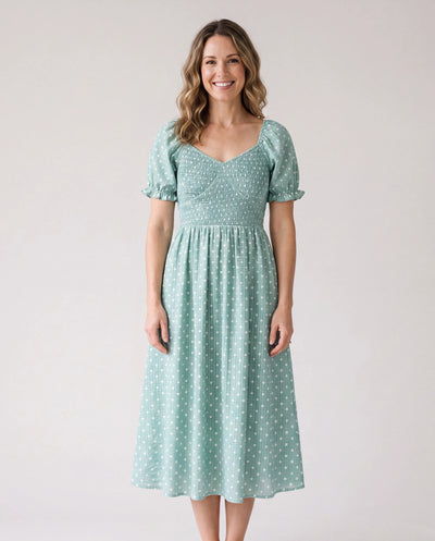 Mommy & me T-Shirt & Dress Set Polka Dot Puff-sleeve Dress for Mom, Daughter & Baby, Color Block Cotton Tee for Dad & Son, Perfect for Family Outings & Photos Light Green