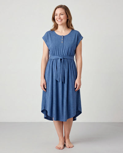 Tenue décontractée douce assortie famille maman et moi robes sous le genou, boutons devant, design ceinturé Bleu