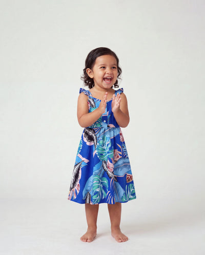 Kleinkind-/Kinder-Mädchen Tropisches Kleid – Blaues Blumenmuster, perfekt für Sommerurlaub und Familienfotos Blau