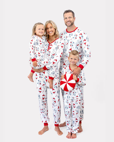 Weihnachten Passendes Familienpyjama-Set Weihnachtsmann und Hunde Print PJS mit Weihnachtssocken weiß