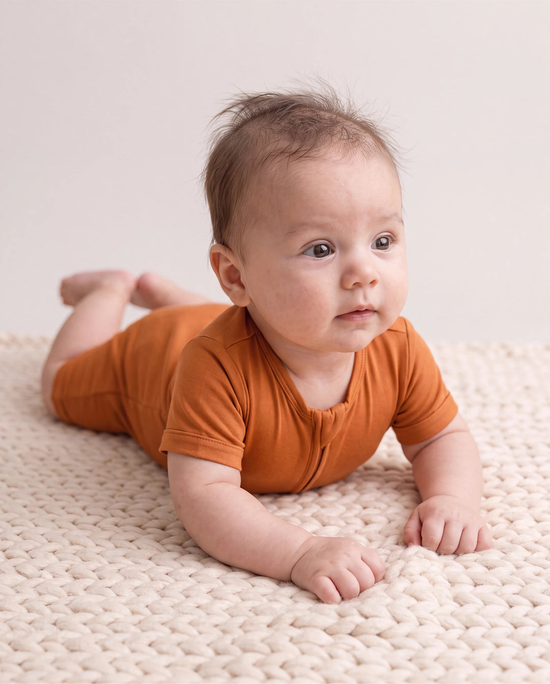 Pijama de bambú para bebé niño/niña con cremallera bidireccional, antideslizante, con estampado de comida (ajustado)
 Naranja