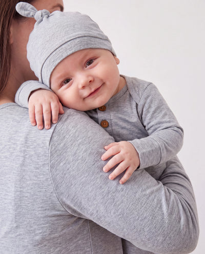 Saco de dormir para bebé niño/niña de color liso, bata infantil con gorro gris