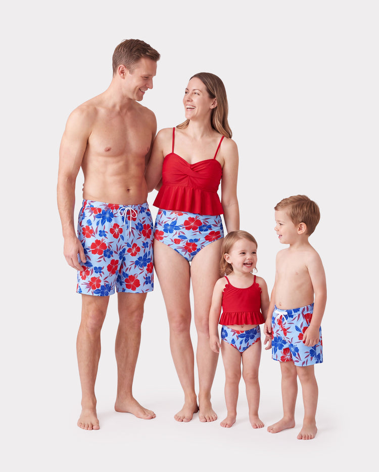 Familien-Matching-Badebekleidung mit Blumenprint – Bikini- und Badehosen-Set für Mama, Papa und Kinder, perfekt für Sommertage am Strand und Poolpartys in Rot.
