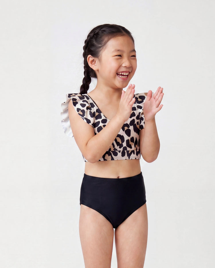 Bikini de dos piezas con falda para niña pequeña con estampado de leopardo, cuello con volantes y cordón negro