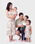 Passende Familien-Outfits Tropisches Blumenmuster Trägerkleid oder Kurzarm-Colorblock-Hemden-Set Blassgrün