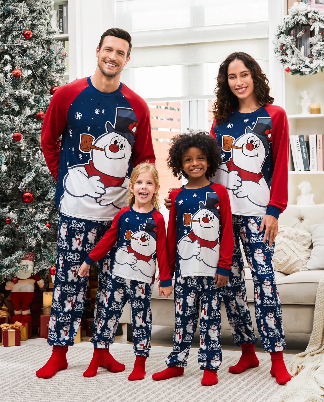 Frosty der Schneemann Weihnachtsfamilienpassend Farbblock Schlafanzug-Sets mit Weihnachtssocken