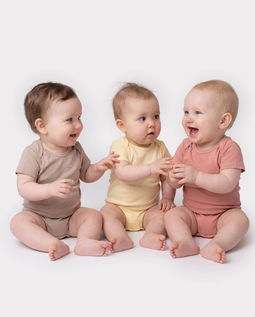 Conjunto de 4 piezas de mameluco de modal de color liso para bebé niño/niña, amarillo pálido