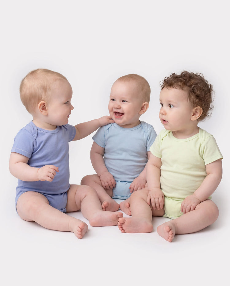 Conjunto de 4 piezas de mameluco de modal de color liso para bebé niño/niña, verde claro