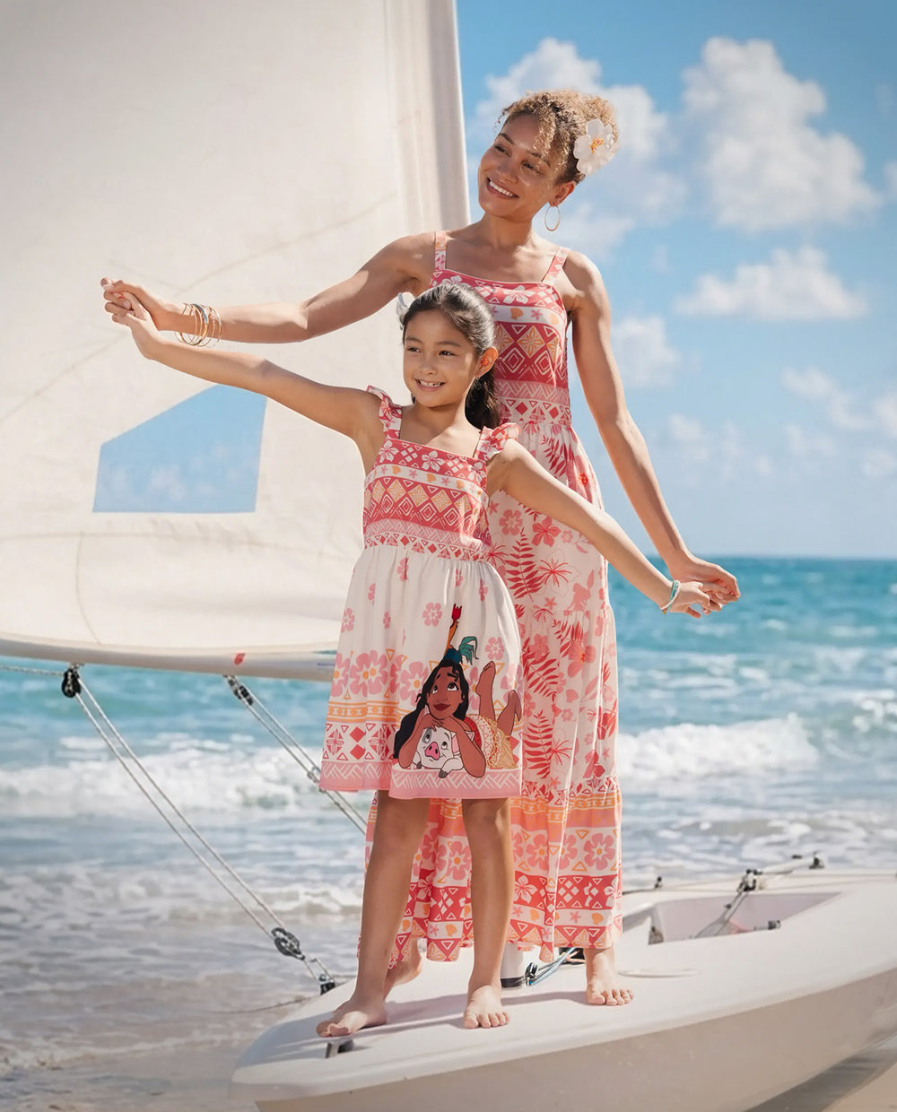 Vestidos florales a juego de mamá e hija de Moana con tirantes de volantes en rosa, inspirados en Moana de Disney