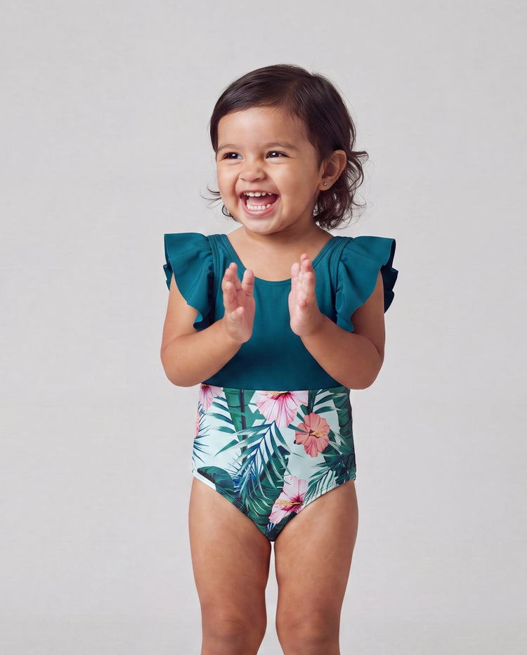 Traje de Baño o Bañador de Una Pieza para Niña Pequeña con Estampado de Plantas y Volantes Verde