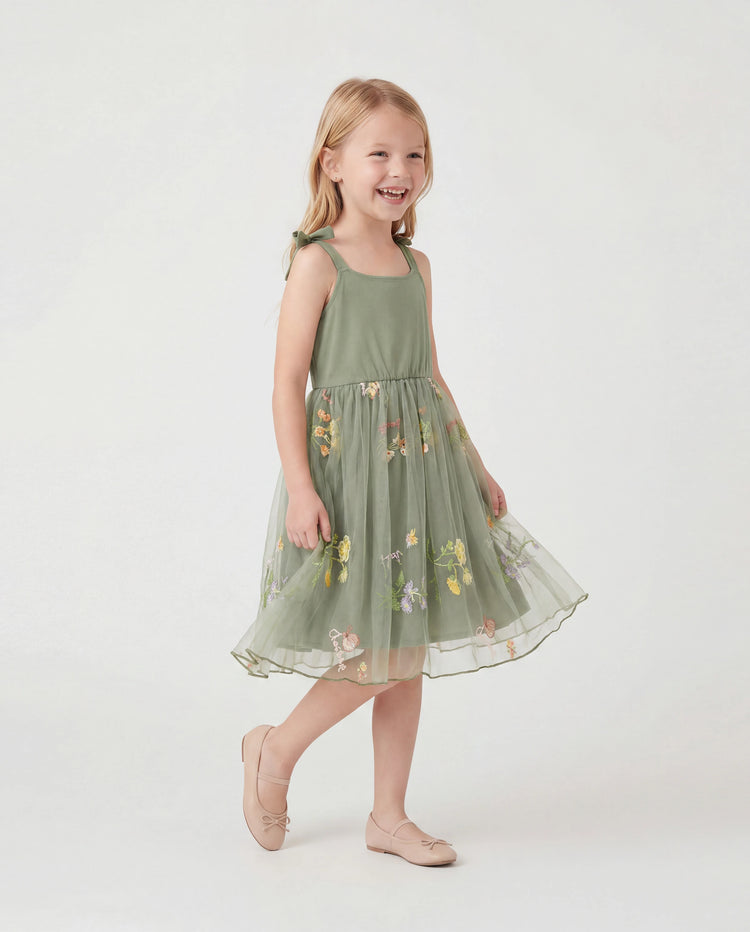 Conjunto familiar a juego Camisa de manga corta con cuello polo o vestido de malla con tirantes en V Verde