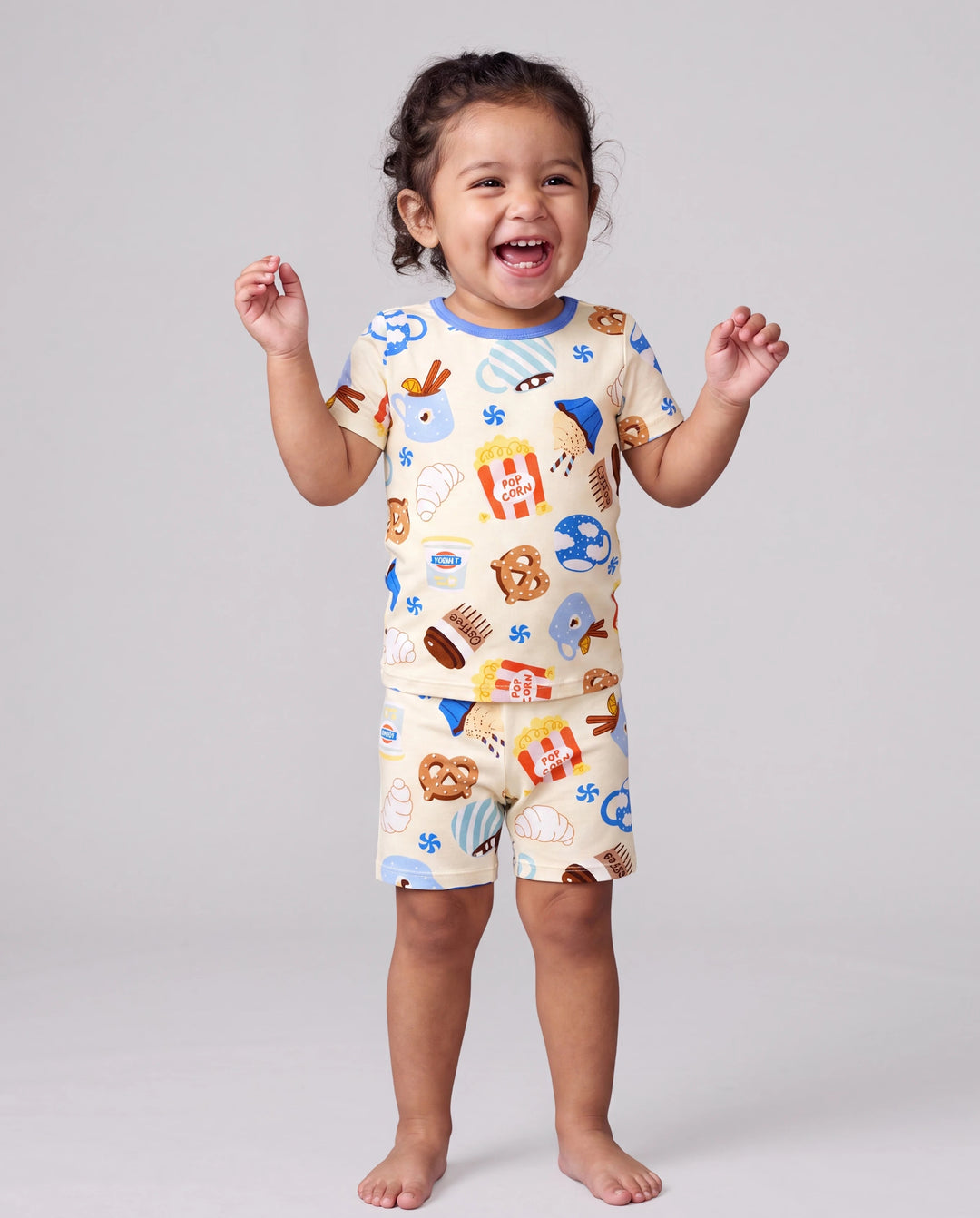 Pijamas de Bambú Daddy & Son Suaves como Mantequilla de Viscosa de Bambú para Hombres, Mujeres, Niños, Niños Pequeños y Bebés, Ropa de Dormir de Manga Corta con Estampado Acogedor de Postres Azul