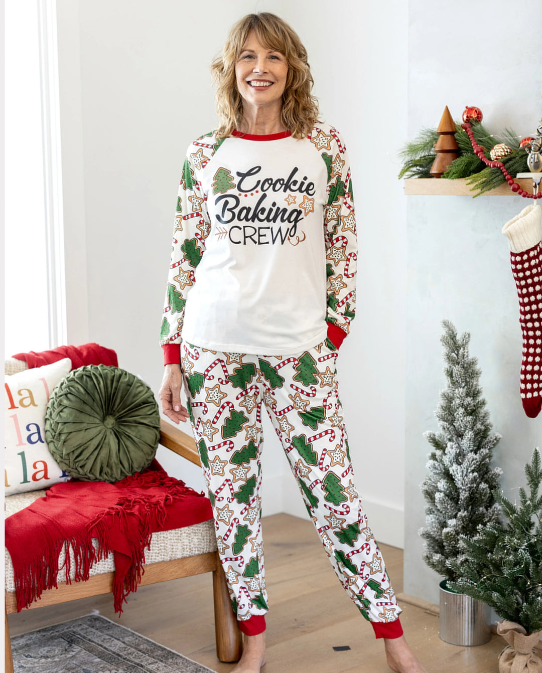 Ensemble pyjama de Noël assorti pour toute la famille, imprimé sapin de Noël rouge et abricot, avec chaussettes de Noël abricot