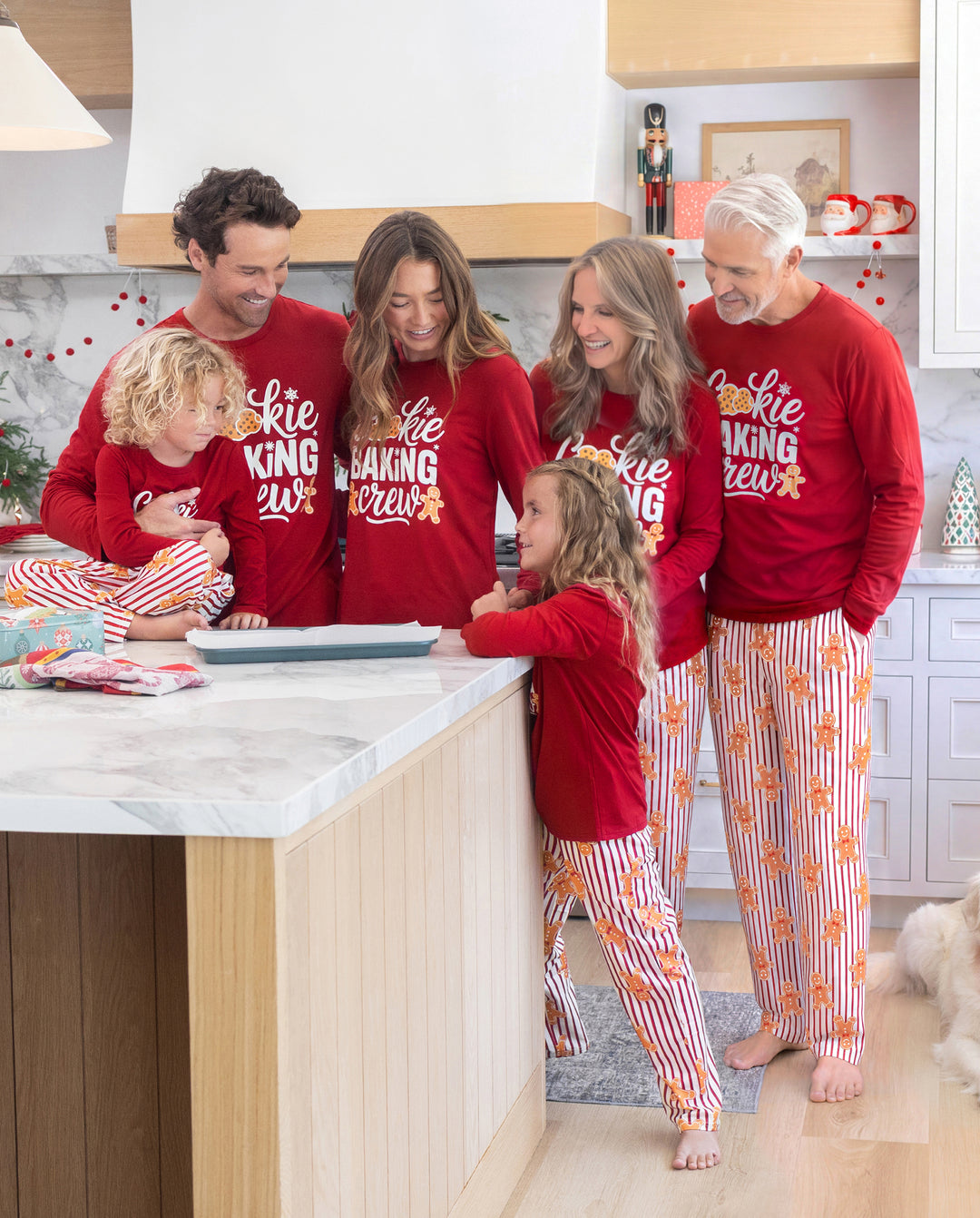 Weihnachts-Pyjamas im Partnerlook für die ganze Familie, Lebkuchen-Print, Rot