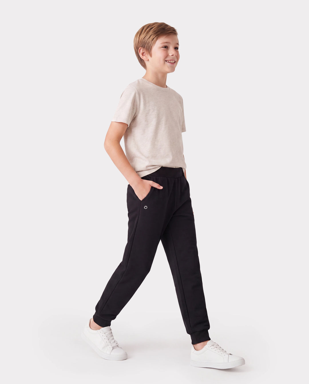 Pantalon de jogging doublé polaire pour enfants, avec imprimé réfléchissant et poches. Pantalon de survêtement chaud, respirant et évacuant l'humidité, pour garçons et filles, noir profond.