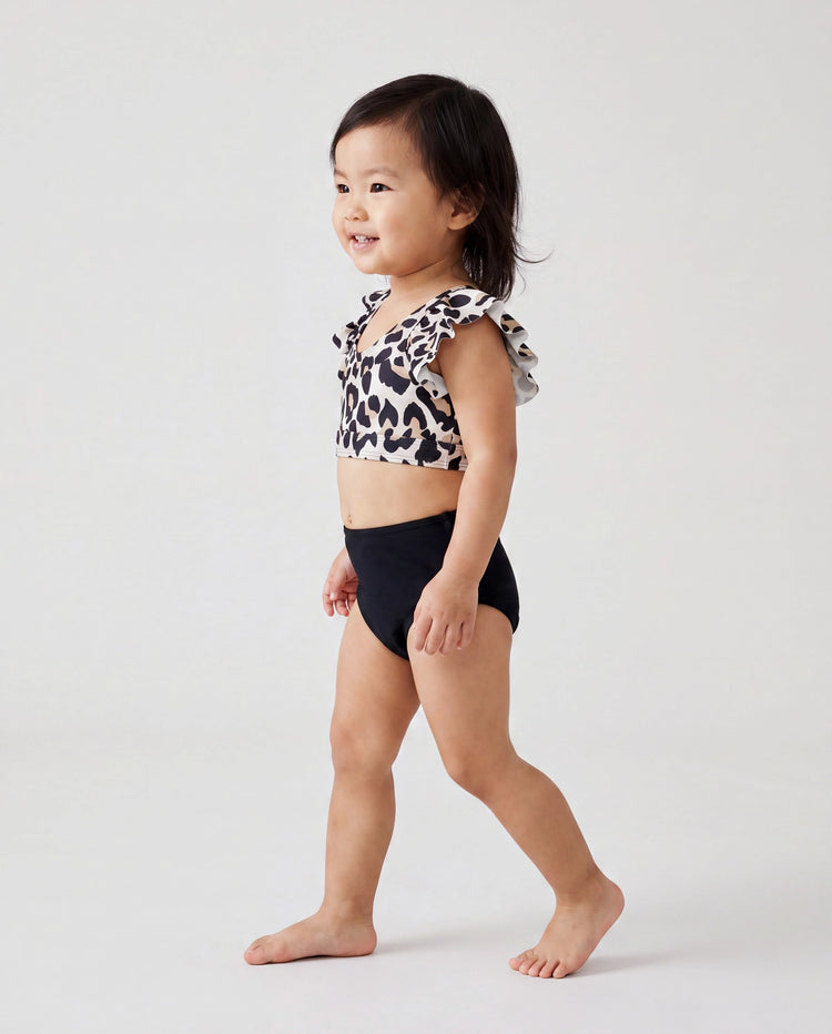 Bikini de dos piezas con falda para niña pequeña con estampado de leopardo, cuello con volantes y cordón negro