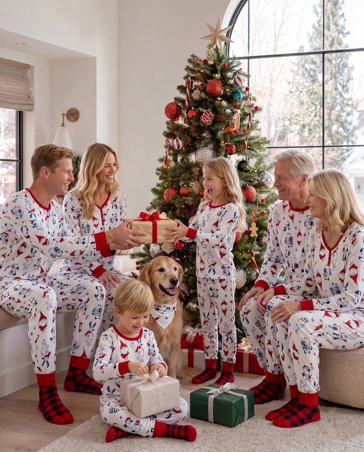 Ensemble pyjama de Noël assorti pour toute la famille, imprimé Père Noël et chiens, avec chaussettes de Noël blanches