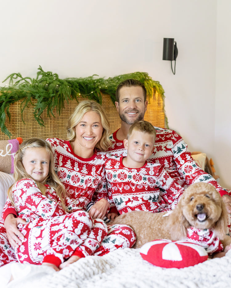 Pijamas navideños familiares a juego con estampado Fair Isle, rojo y blanco