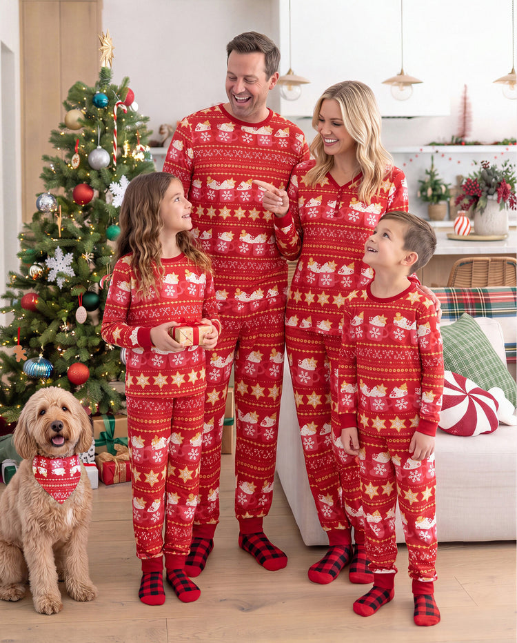 Weihnachtliche Familienpyjamas im Partnerlook mit Fair-Isle- und Tassenmotiv in Rot