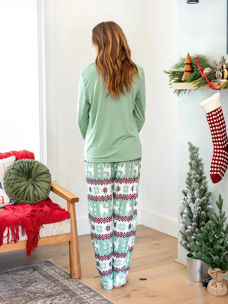 Ensemble pyjama de Noël assorti pour toute la famille, imprimé esprit de Noël et flocons de neige, avec chaussettes de Noël, vert pâle