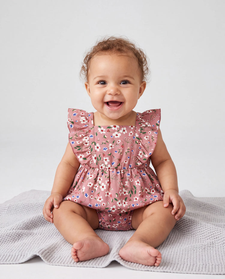 Conjunto de Camiseta de Algodón y Vestido para Mamá y Yo Camiseta Negra con Estampado Daddy / Mini para Papá y Niño, Vestido con Estampado Floral para Mamá, Niña y Bebé, Perfecto para Salidas Familiares de Verano Negro