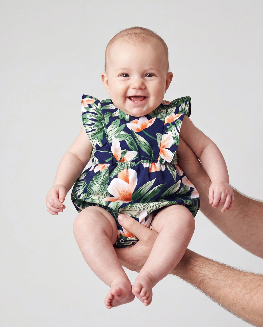 Mama und Ich Familien-Matching-Sets mit Blumenmuster-Panel Kurzarm-T-Shirts oder durchgehend geblümte V-Ausschnitt Spaghetti-Träger Midi-Kleider mit verdecktem Druckknopf royalblau