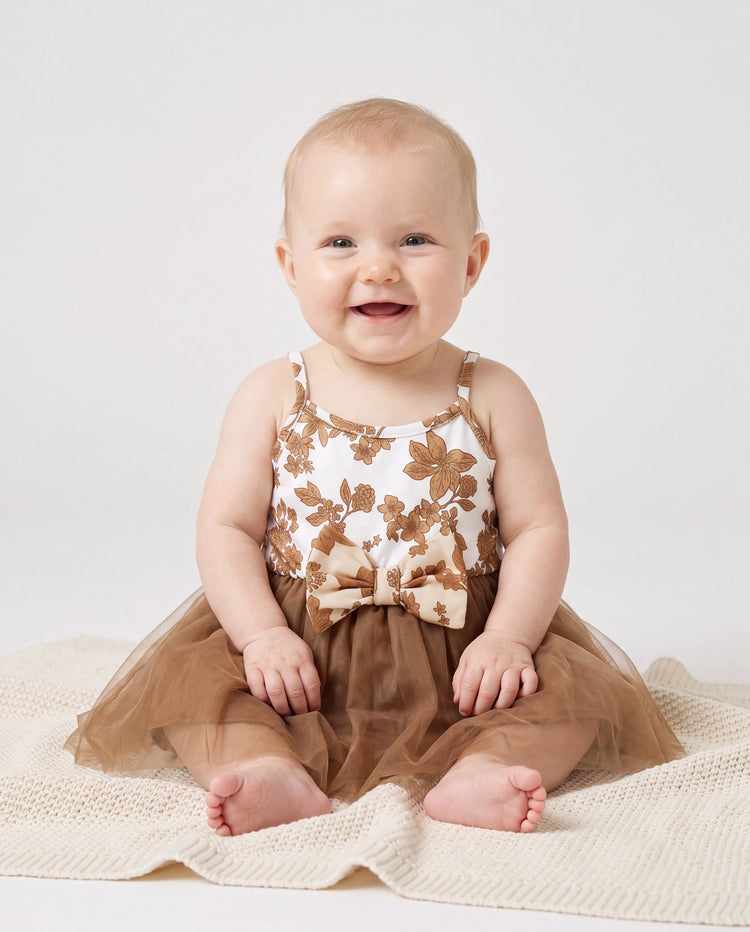 Family Matching Colorblock Cotton Tee or Flora Print Strap Body-con Dress or Mesh Splicing Dress Khaki